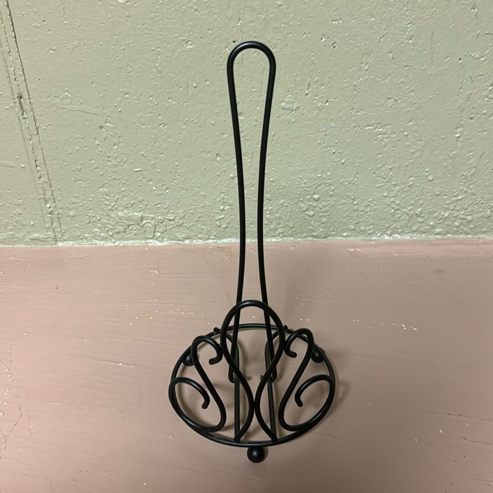 Paper towel holder